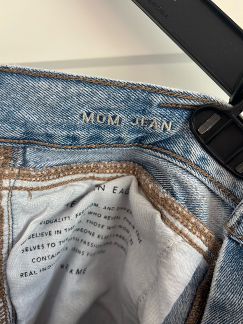 American Eagle Outfitters Light Blue Mom Jeans - Picture 5 of 7